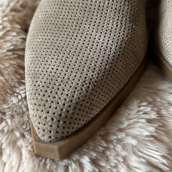 Marc Fisher boots. - Picture 8 of 14